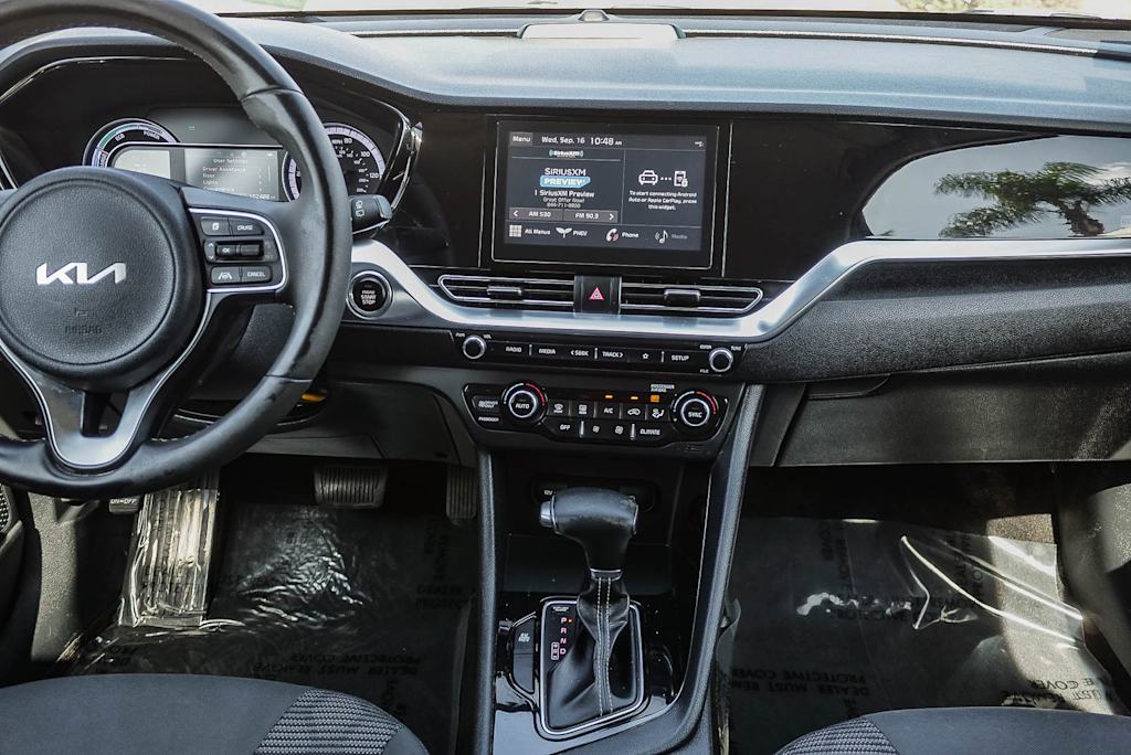 Thumbnail: 2022 Kia Niro - 9