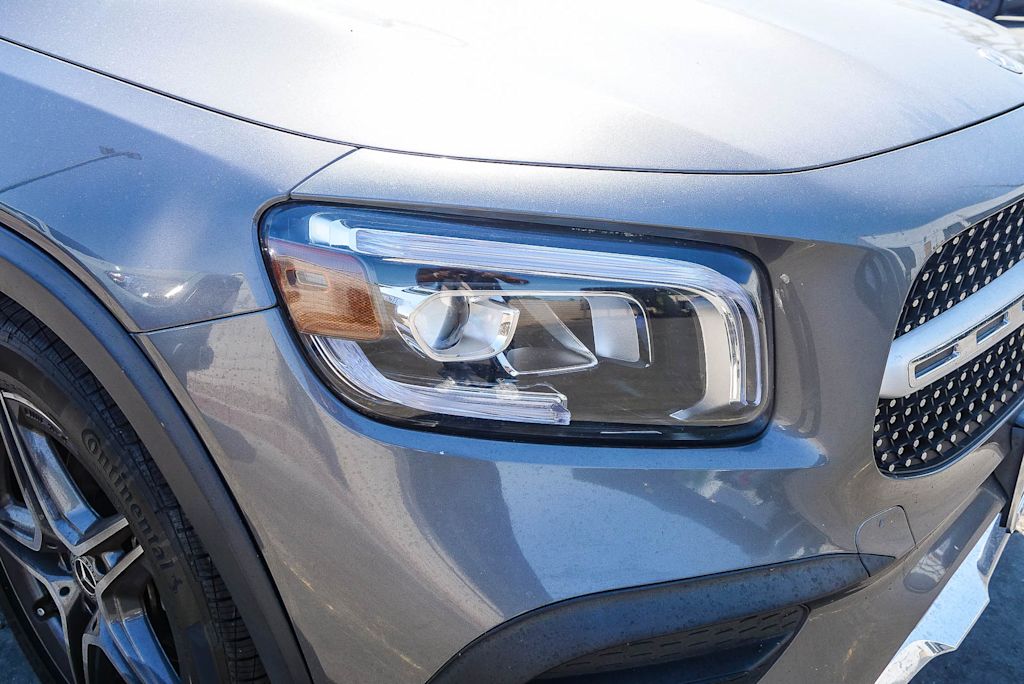 Thumbnail: 2021 Mercedes-Benz GLB - 11