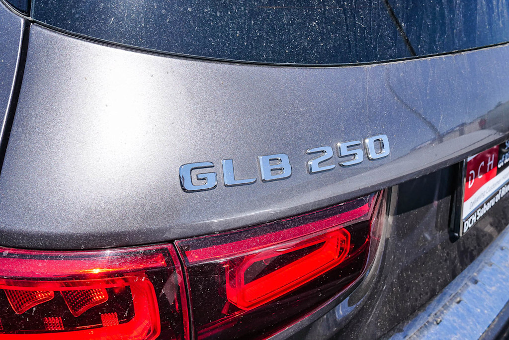 Thumbnail: 2021 Mercedes-Benz GLB - 19