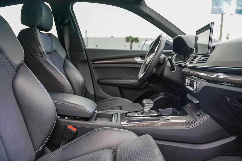 Thumbnail: 2022 Audi SQ5 - 8