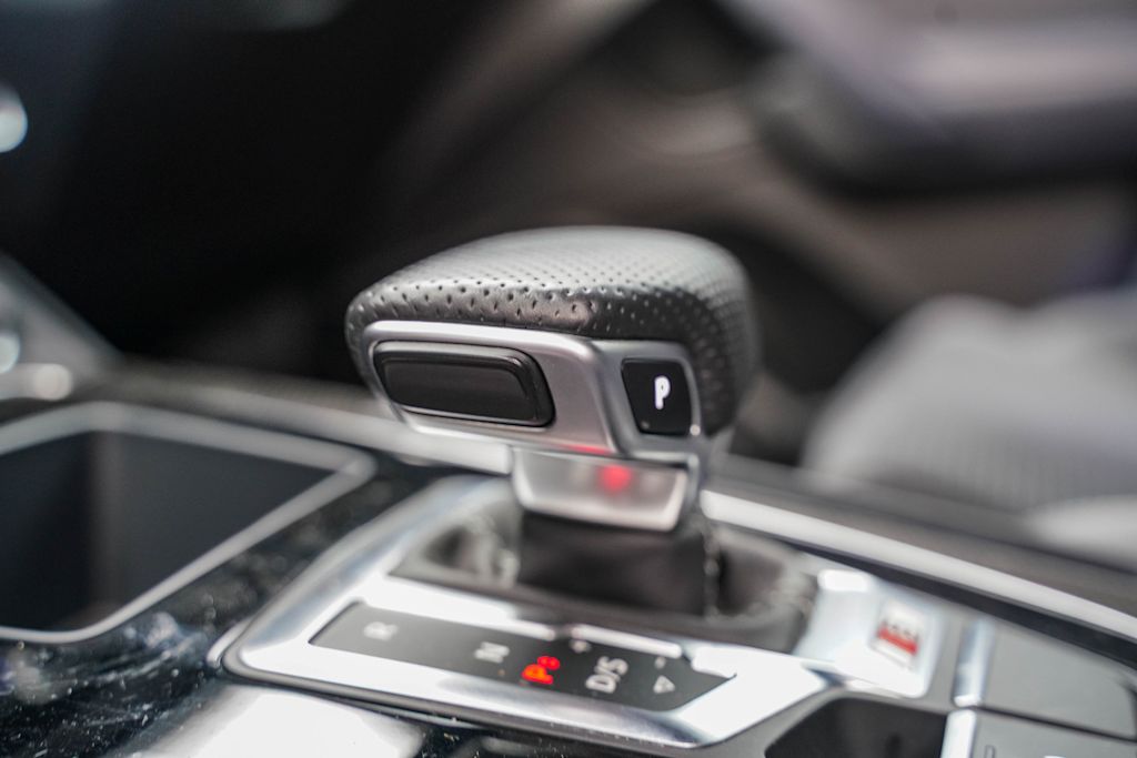 Thumbnail: 2022 Audi SQ5 - 23