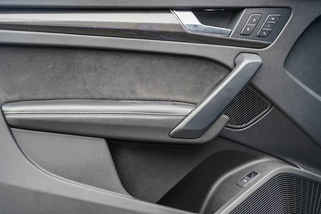 Thumbnail: 2022 Audi SQ5 - 21