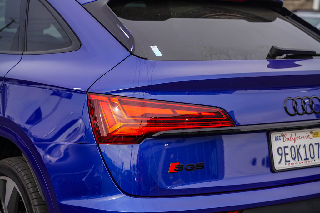 Thumbnail: 2022 Audi SQ5 - 17