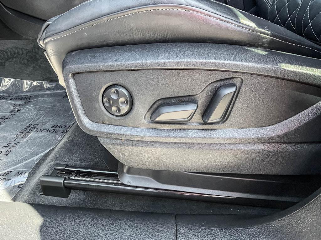 Thumbnail: 2023 Audi SQ5 - 22