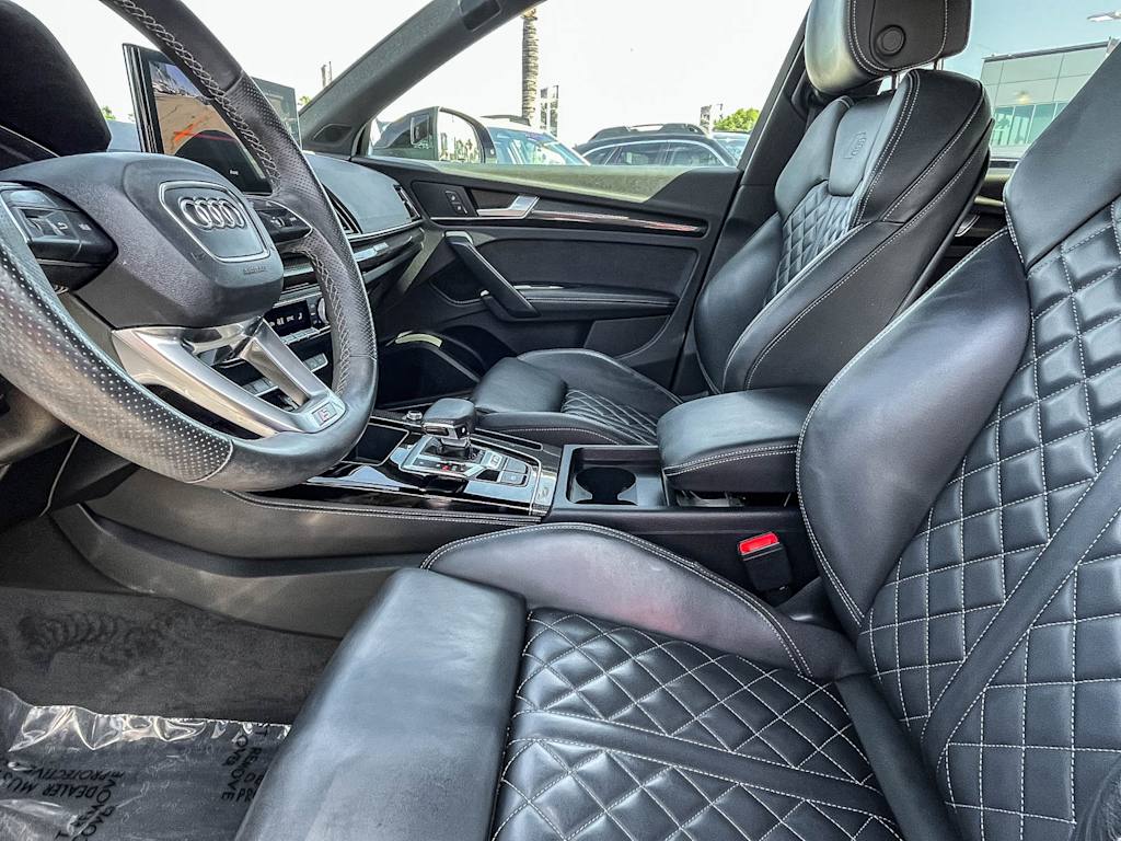 Thumbnail: 2023 Audi SQ5 - 11