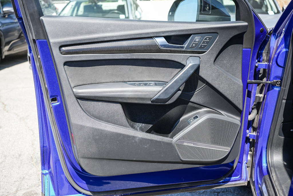 Thumbnail: 2023 Audi SQ5 - 25