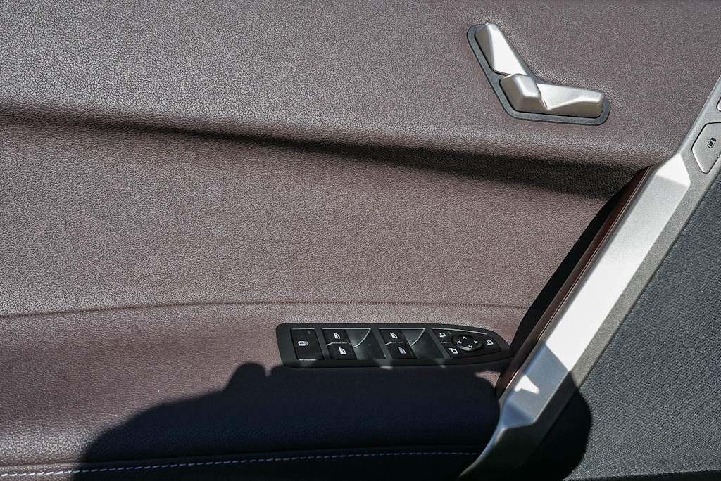Thumbnail: 2023 BMW iX - 23