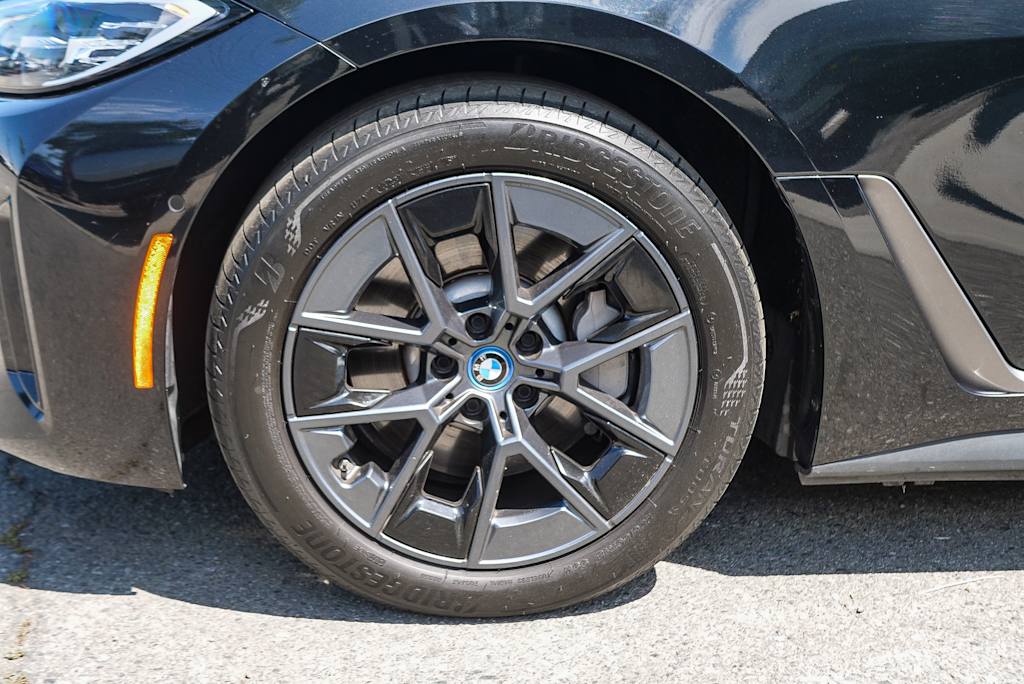 Thumbnail: 2023 BMW i4 - 19