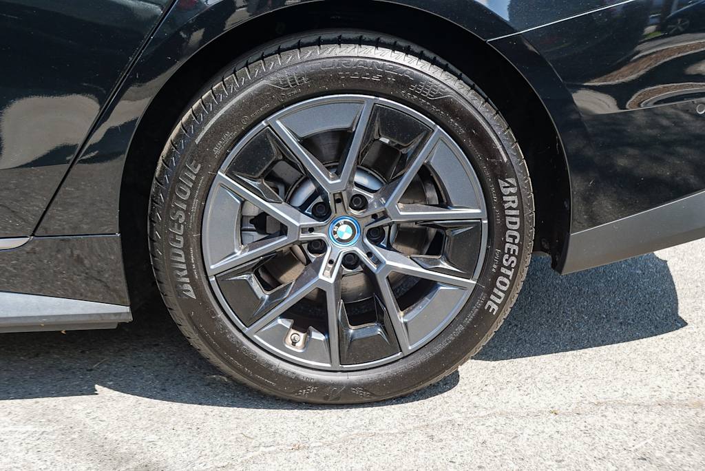 Thumbnail: 2023 BMW i4 - 7