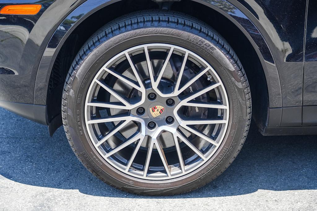 Thumbnail: 2021 Porsche Cayenne - 18