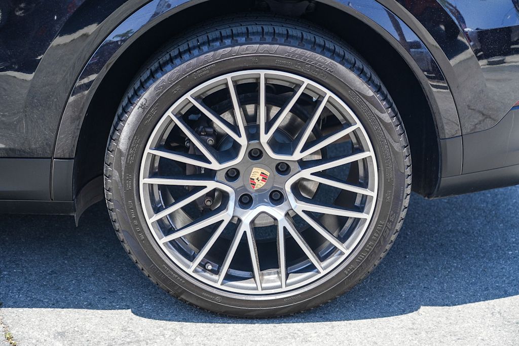 Thumbnail: 2021 Porsche Cayenne - 4