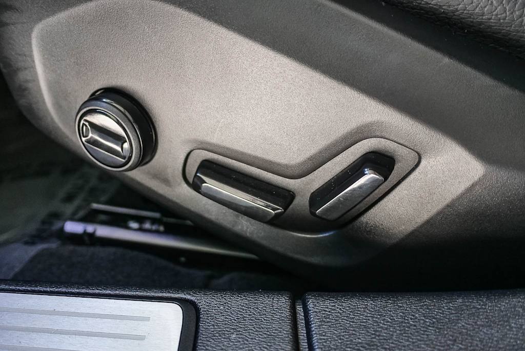 Thumbnail: 2025 Volvo V60 - 24