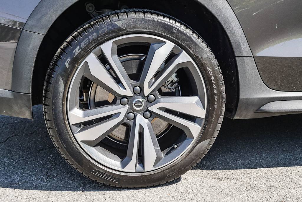 Thumbnail: 2025 Volvo V60 - 6