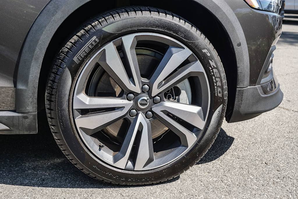 Thumbnail: 2025 Volvo V60 - 19