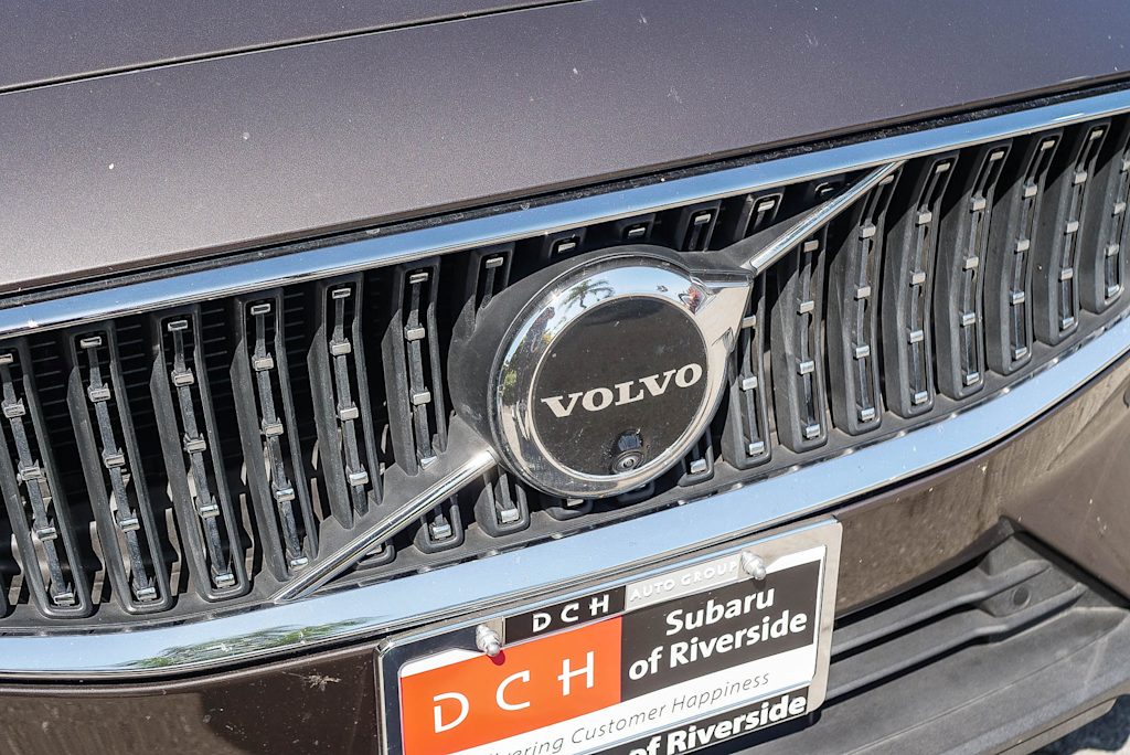 Thumbnail: 2025 Volvo V60 - 21