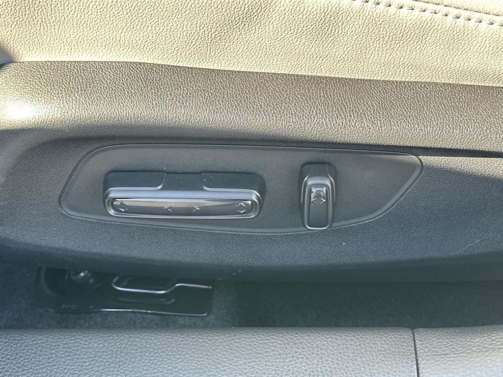 Thumbnail: 2025 Acura Integra - 22