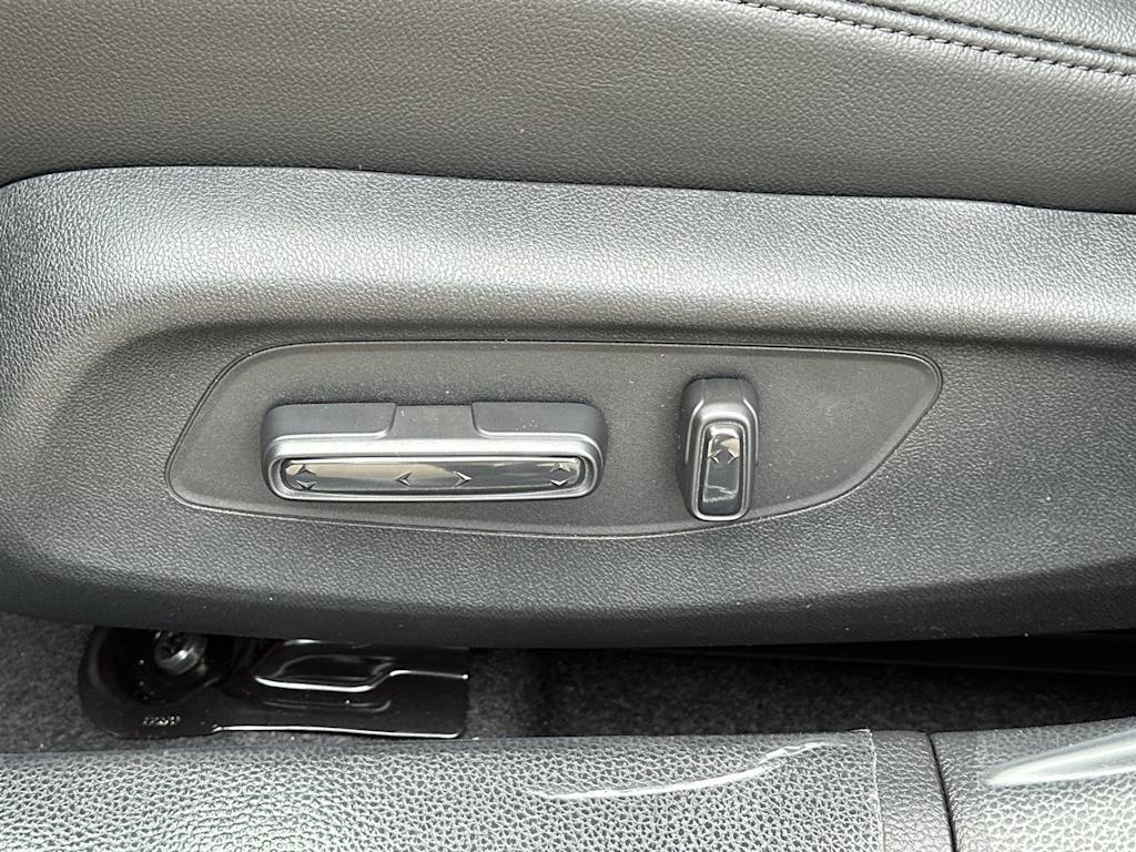 Thumbnail: 2025 Acura Integra - 22