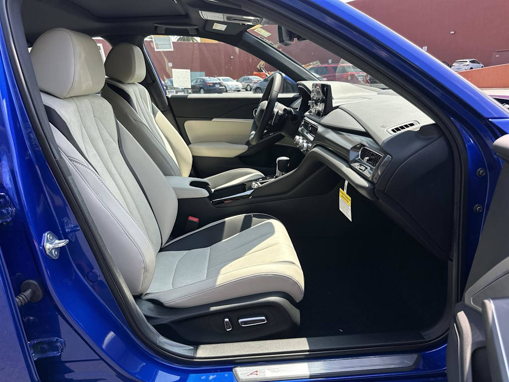 Thumbnail: 2025 Acura Integra - 11