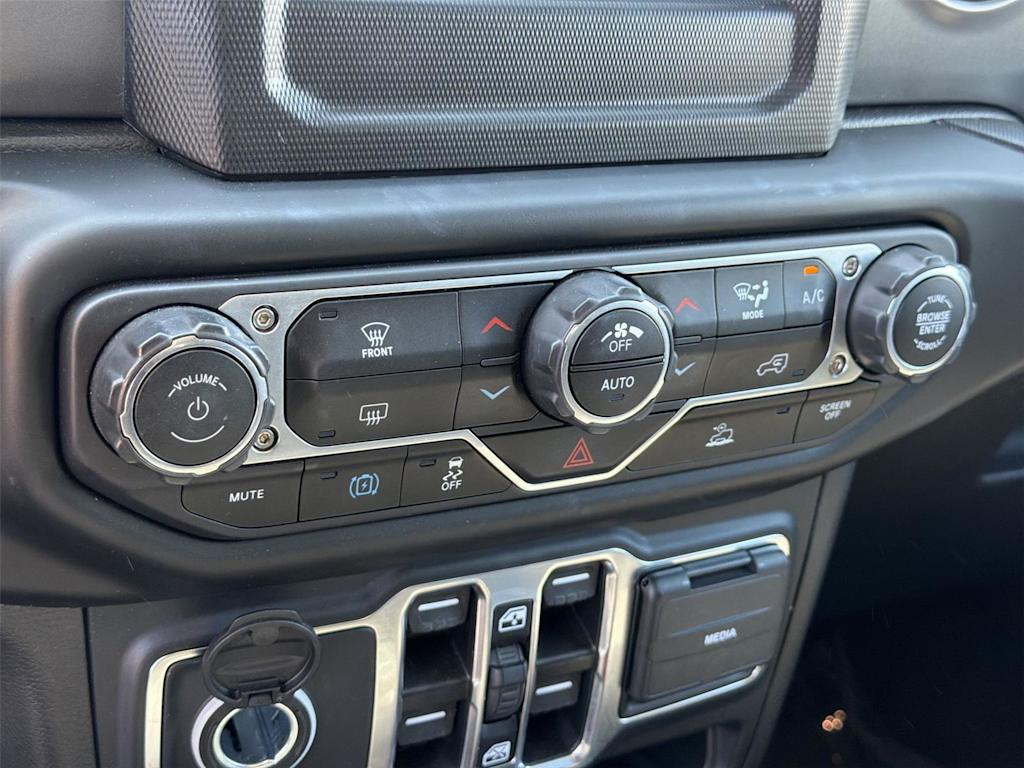 Thumbnail: 2023 Jeep Wrangler - 30