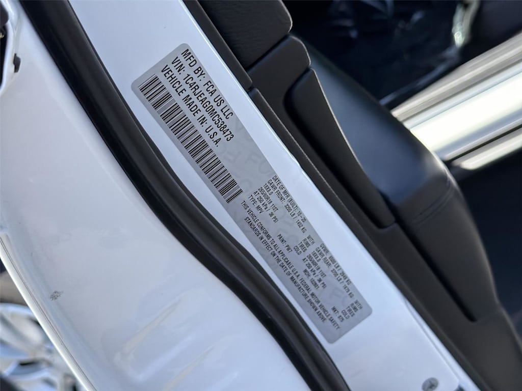 Thumbnail: 2021 Jeep Grand Cherokee - 21