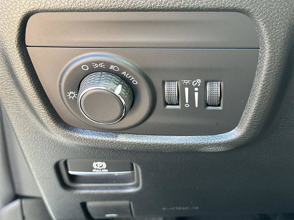 Thumbnail: 2026 Jeep Grand Cherokee - 34