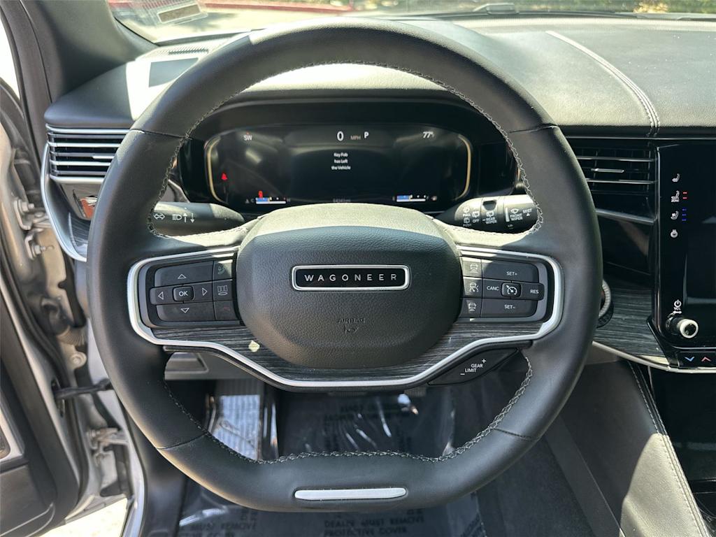 Thumbnail: 2022 Jeep Wagoneer - 15
