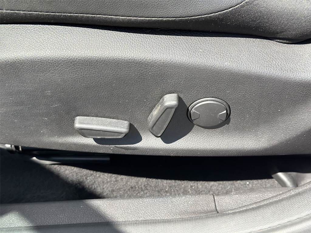 Thumbnail: 2016 Ford Focus - 22