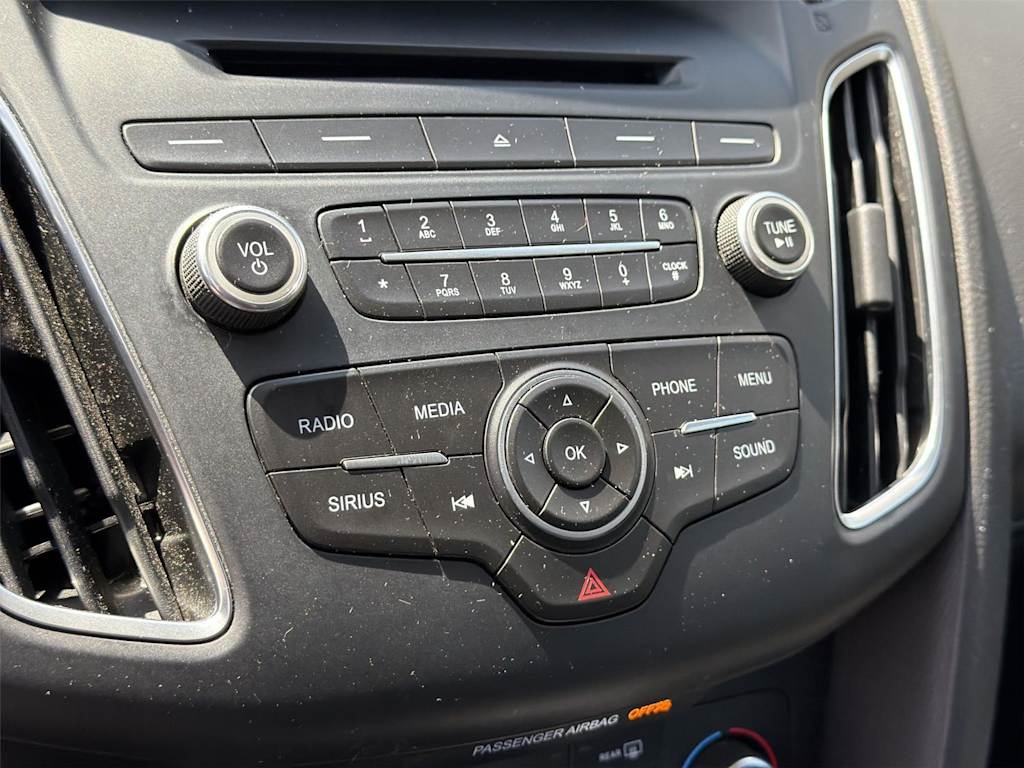 Thumbnail: 2016 Ford Focus - 31