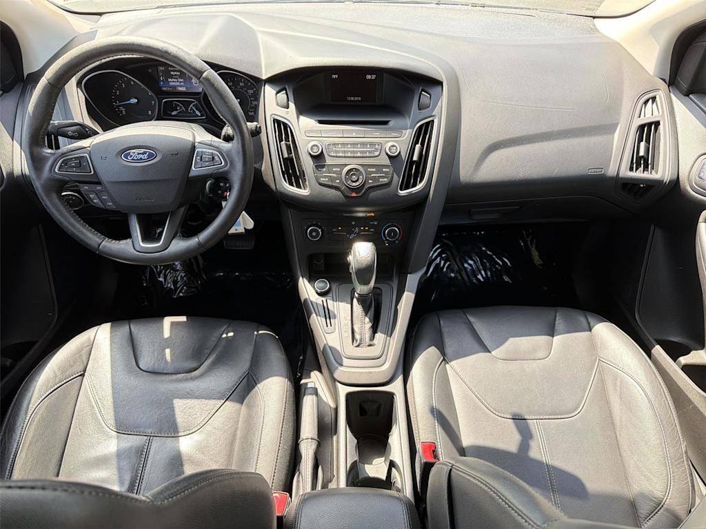 Thumbnail: 2016 Ford Focus - 10