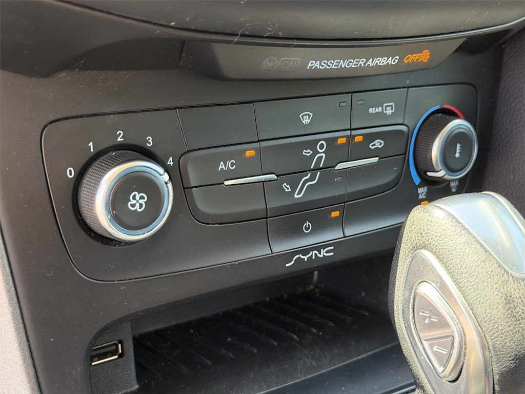 Thumbnail: 2016 Ford Focus - 28