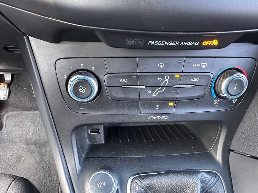 Thumbnail: 2016 Ford Focus - 21