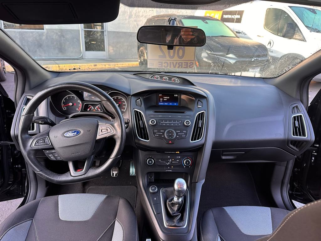 Thumbnail: 2016 Ford Focus - 8