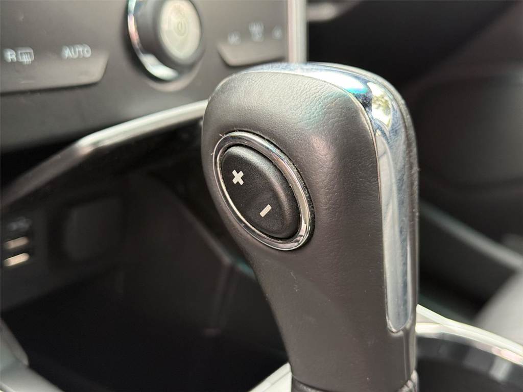 Thumbnail: 2015 Ford Explorer - 29