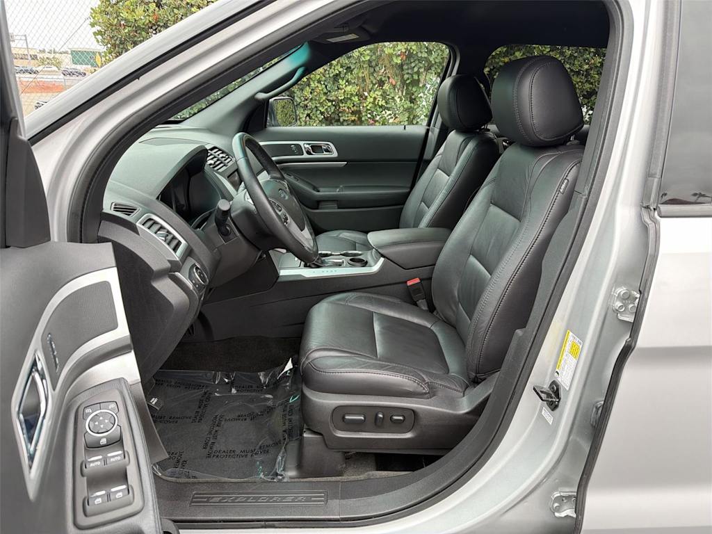 Thumbnail: 2015 Ford Explorer - 11
