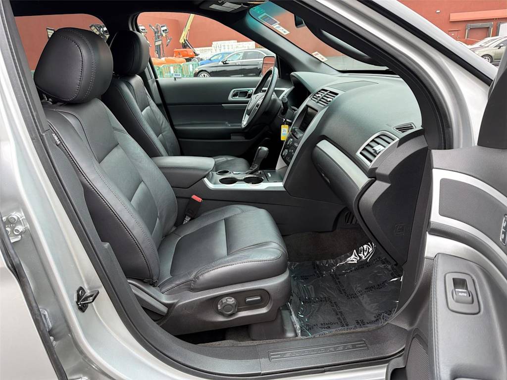 Thumbnail: 2015 Ford Explorer - 12