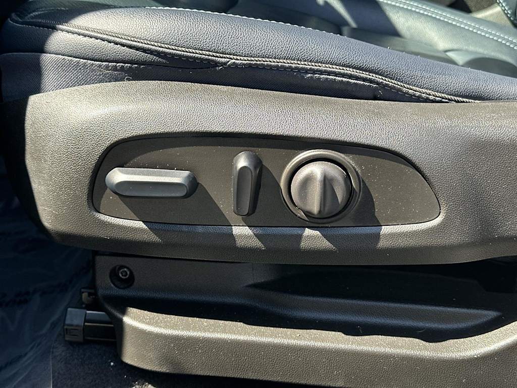 Thumbnail: 2023 Chevrolet Bolt EUV - 22