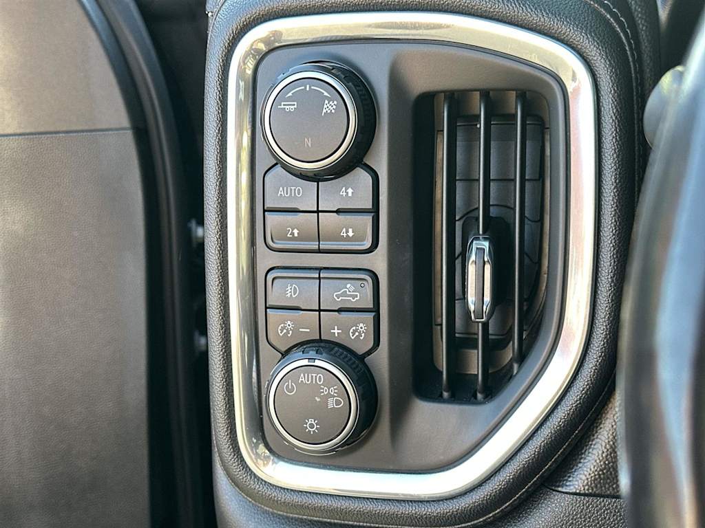 Thumbnail: 2019 Chevrolet Silverado 1500 - 17