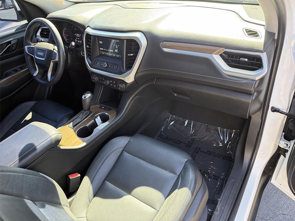 Thumbnail: 2017 GMC Acadia - 14