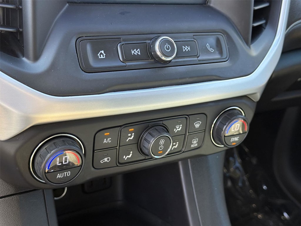 Thumbnail: 2017 GMC Acadia - 28
