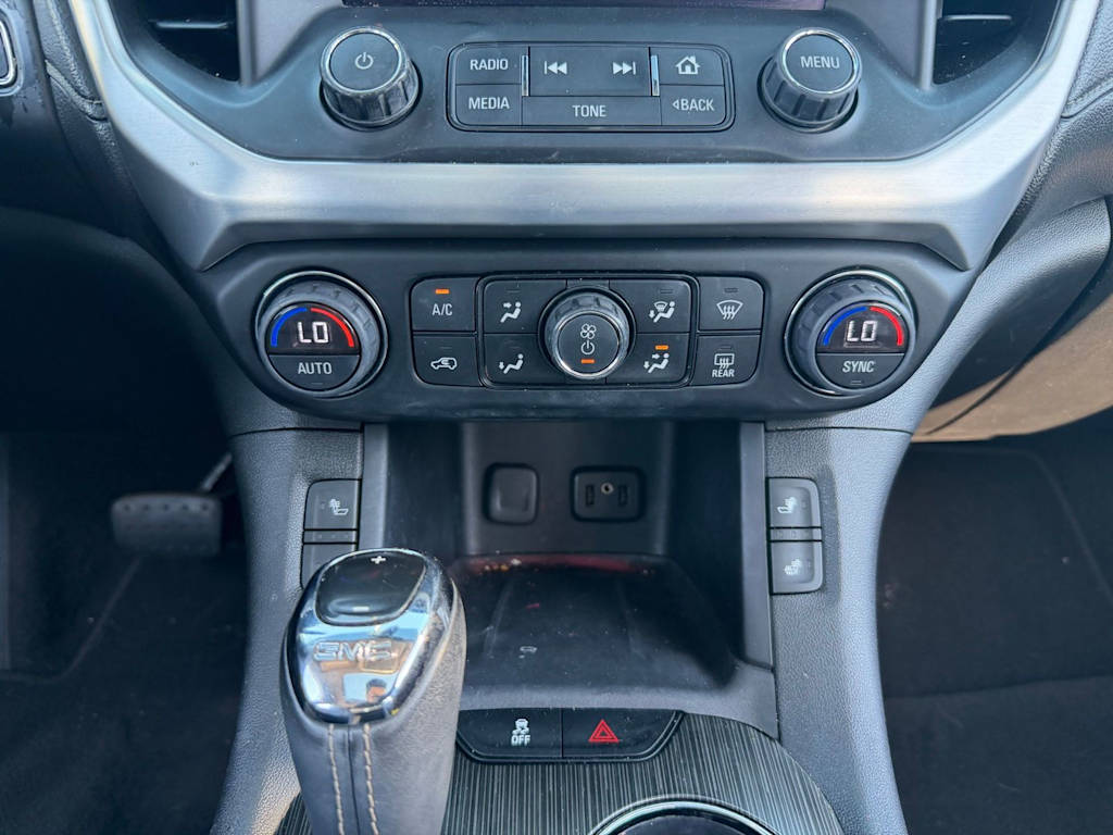 Thumbnail: 2017 GMC Acadia - 21