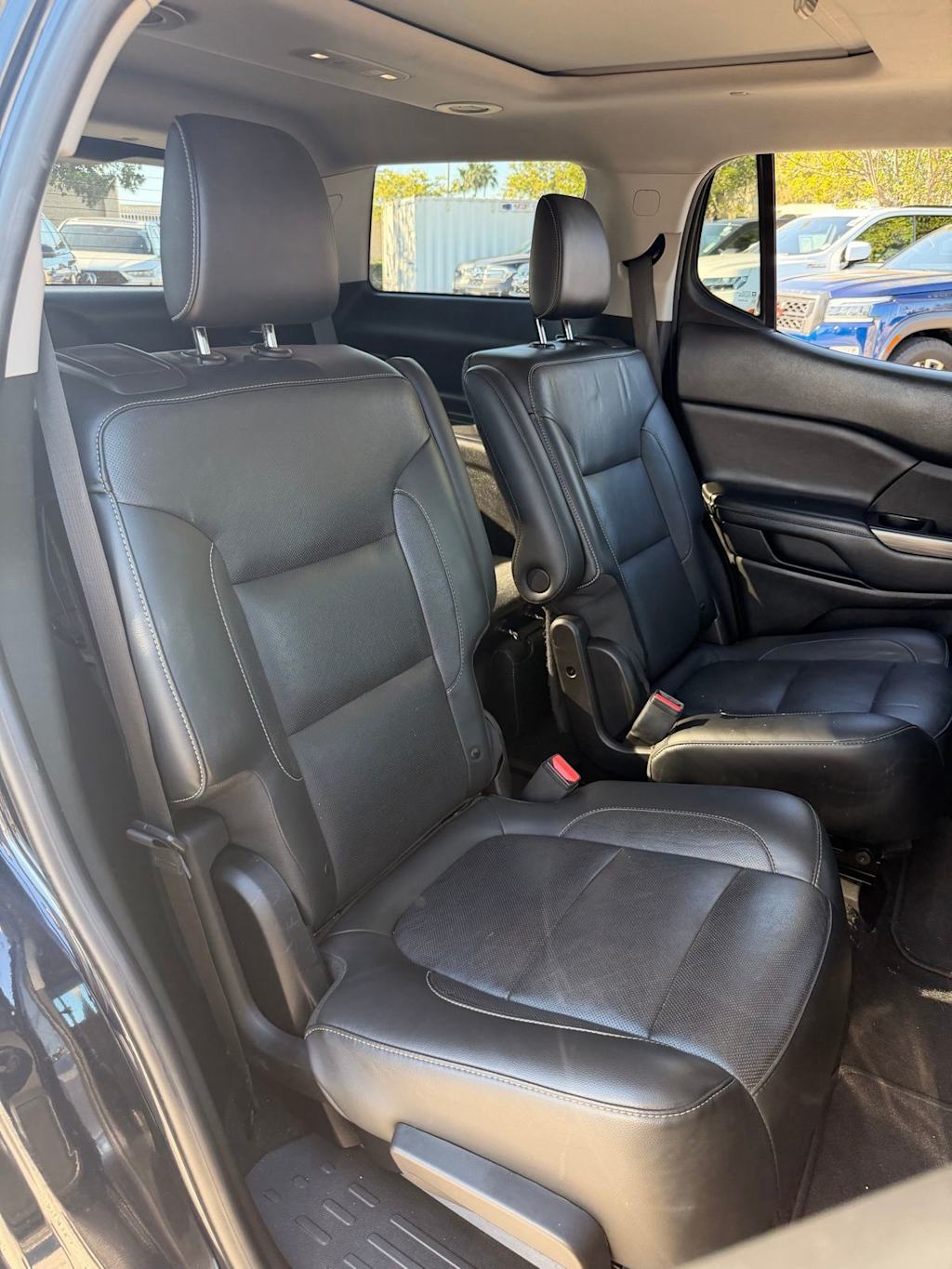 Thumbnail: 2017 GMC Acadia - 19