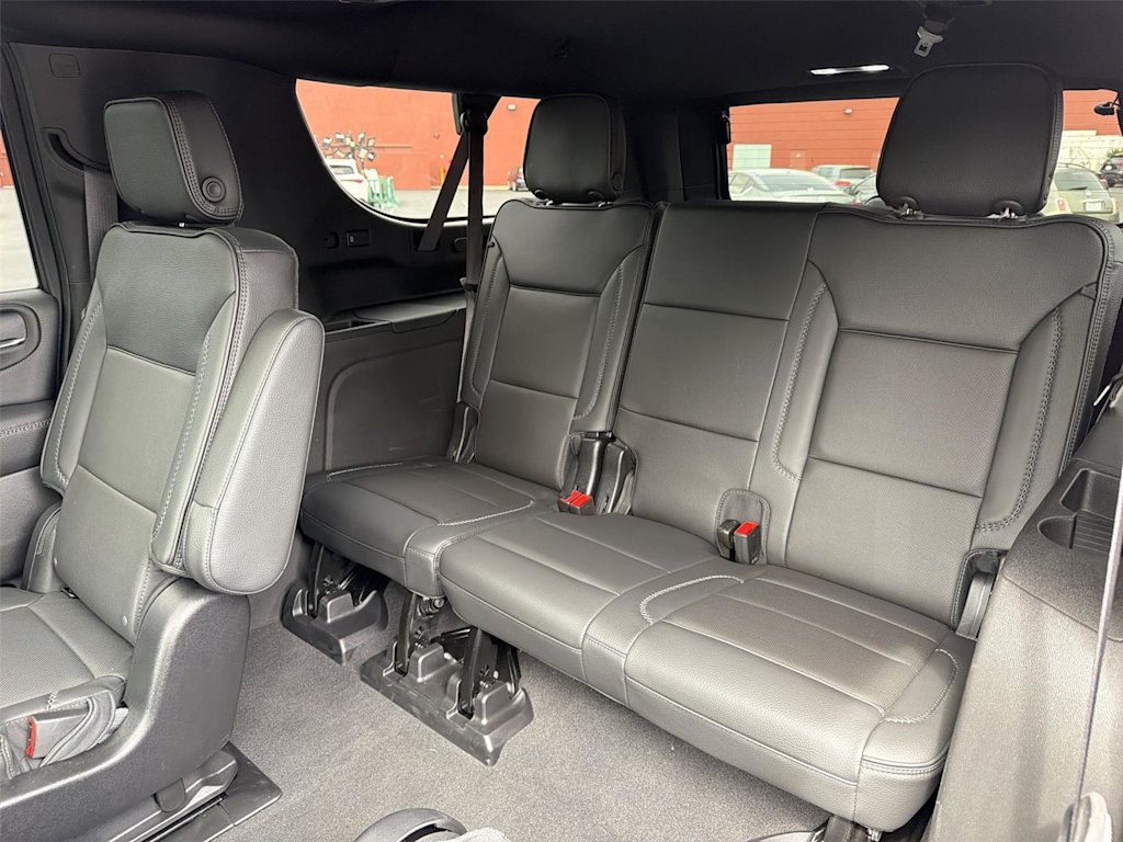 Thumbnail: 2023 GMC Yukon XL - 35
