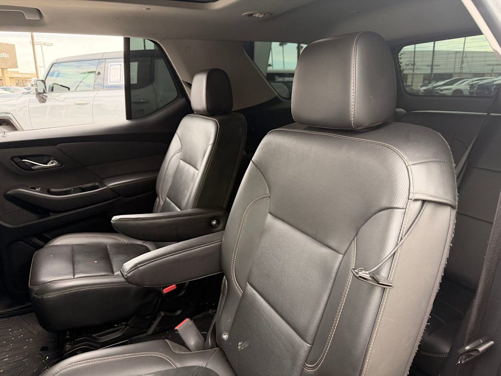 Thumbnail: 2021 Chevrolet Traverse - 9