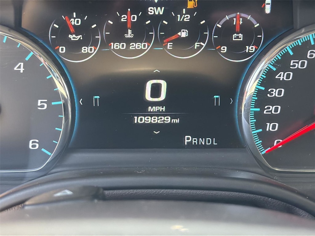 Thumbnail: 2018 Chevrolet Suburban - 17