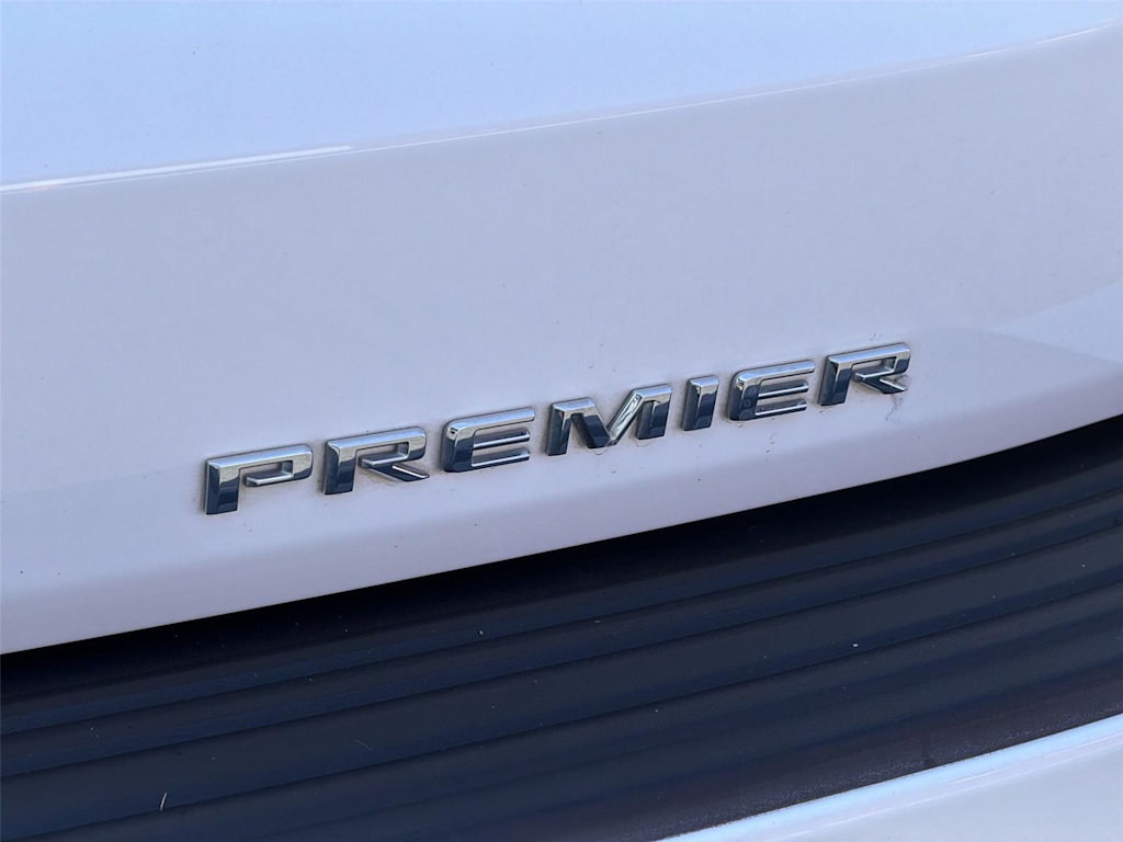 Thumbnail: 2022 Chevrolet Tahoe - 7