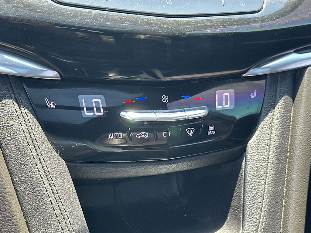 Thumbnail: 2021 Cadillac XT6 - 28