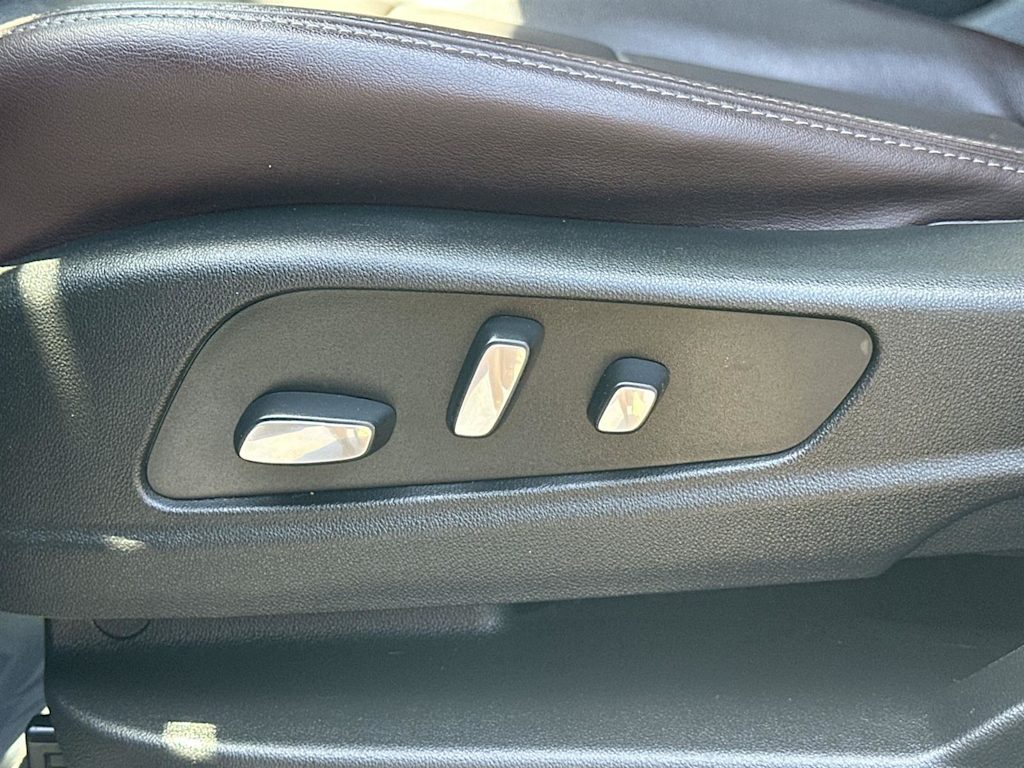 Thumbnail: 2021 Cadillac XT6 - 23
