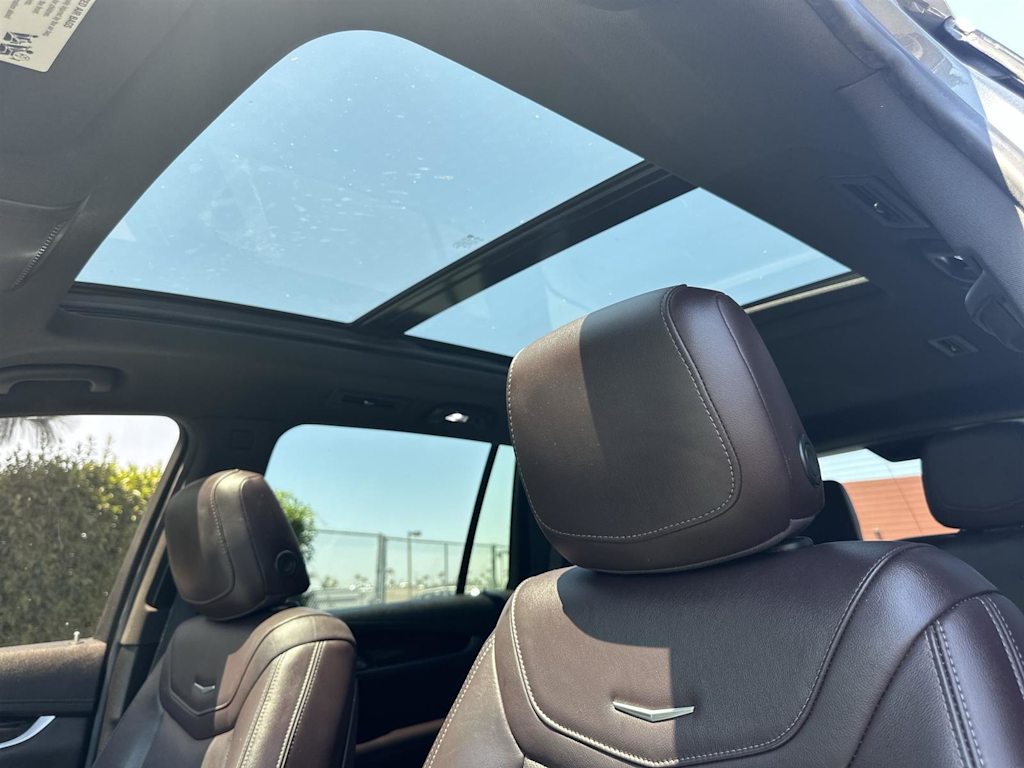 Thumbnail: 2021 Cadillac XT6 - 31