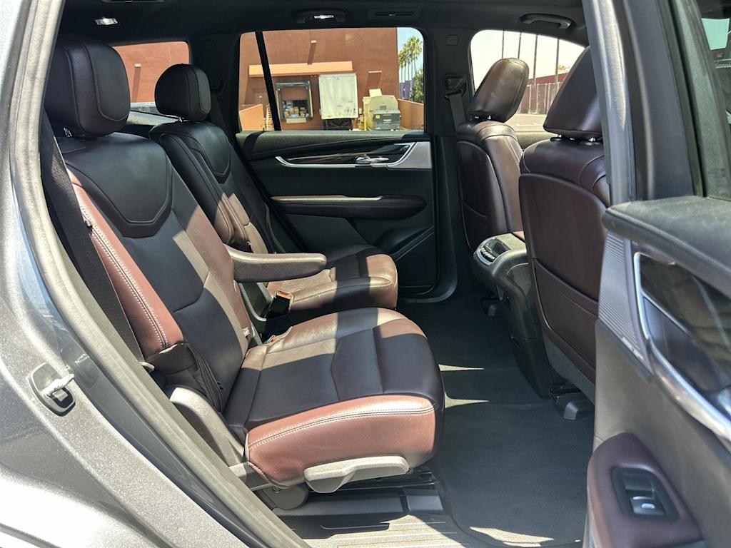 Thumbnail: 2021 Cadillac XT6 - 12