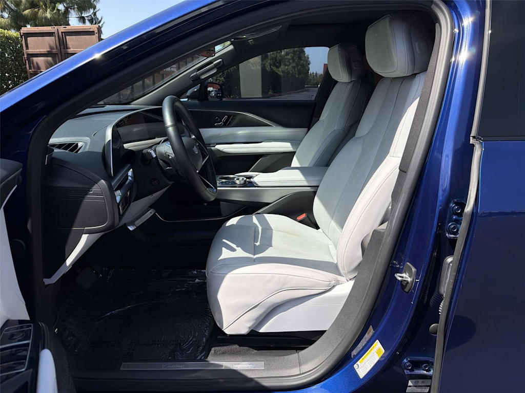 Thumbnail: 2024 Cadillac Lyriq - 11